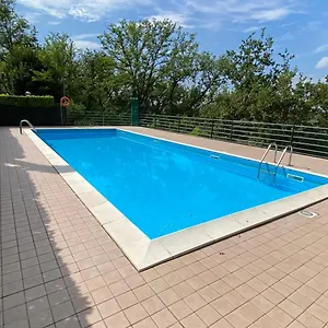 Apartment House Paradiso